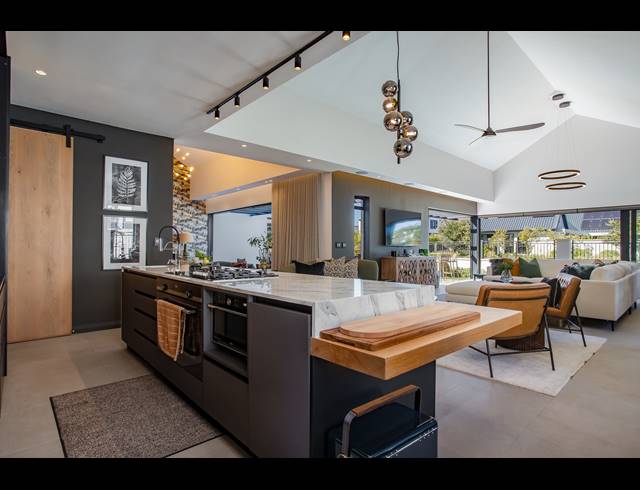 3 BEDROOM HOUSE TO LET IN VAL DE VIE ESTATE